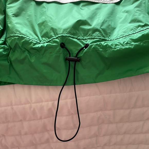 NWT ESSENTIALS SPORT PULLOVER PACKABLE - Picture 3 of 10